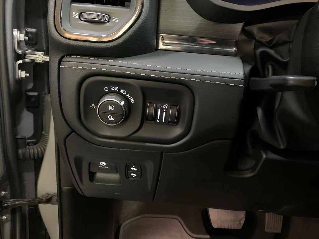 Used 2024 RAM 1500 Limited image 30