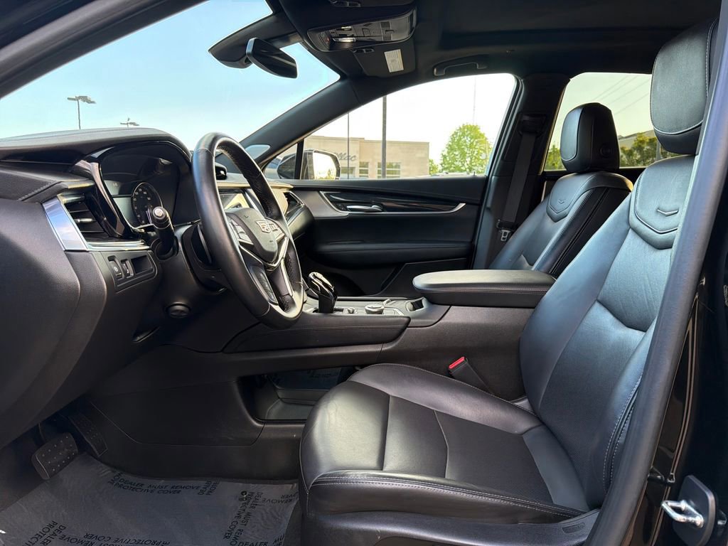 Certified 2023 Cadillac XT5 Premium Luxury AWD/4WD image 3