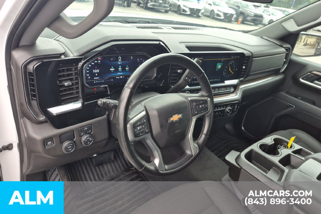 Used 2025 Chevrolet Silverado 1500 LT RWD image 16