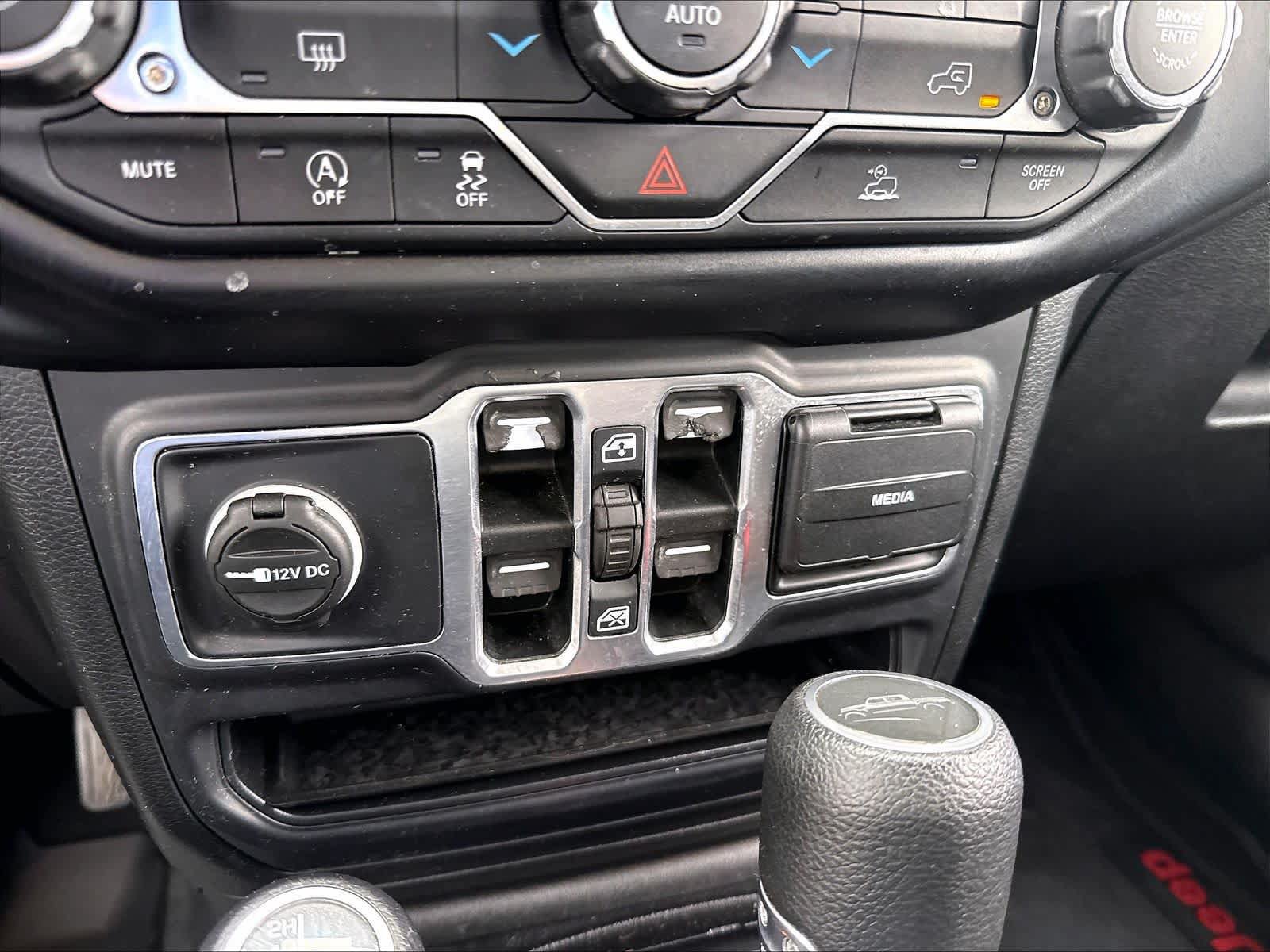 Used 2020 Jeep Gladiator Overland AWD/4WD image 19