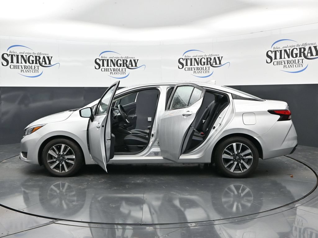Used 2025 Nissan Versa SV FWD image 37