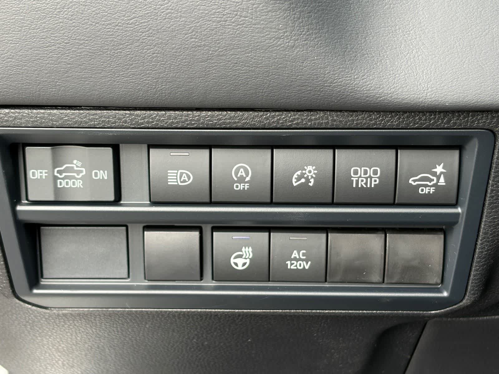 Used 2026 Toyota Tundra Platinum w/ TRD Off-Road Package AWD/4WD image 18