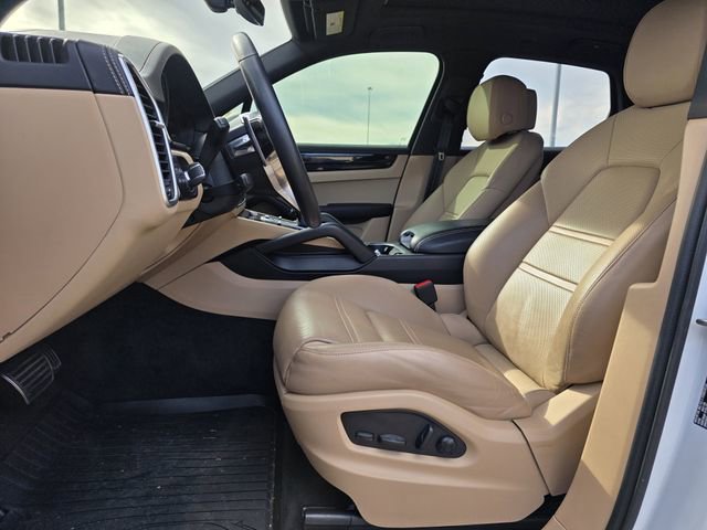 Used 2022 Porsche Cayenne S AWD/4WD image 9