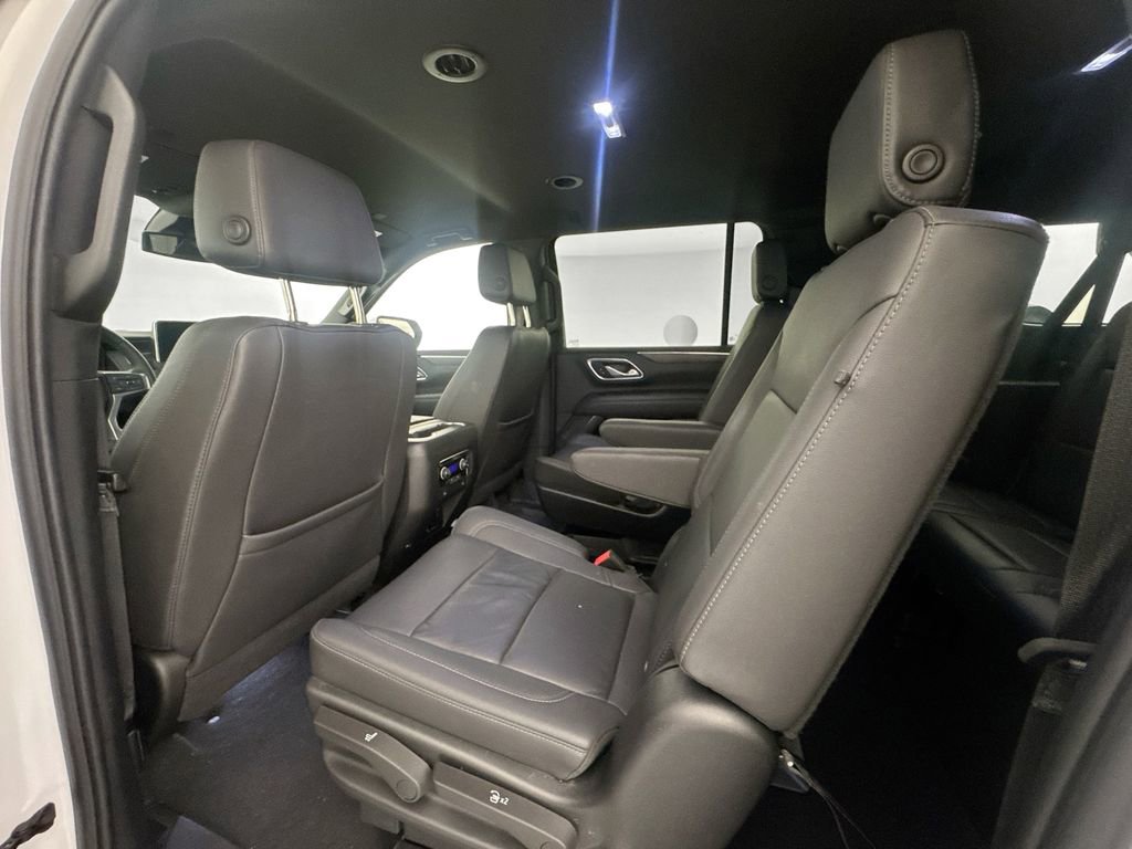 Used 2023 Chevrolet Suburban LT RWD image 24