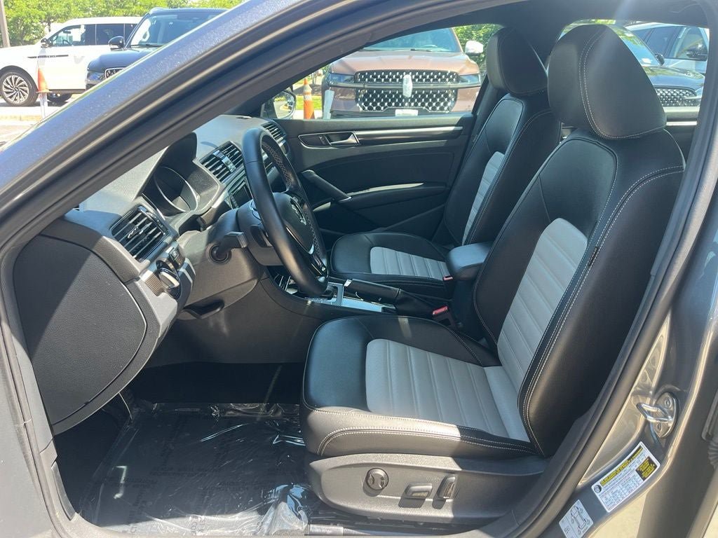 Used 2018 Volkswagen Passat 3.6 FWD image 22