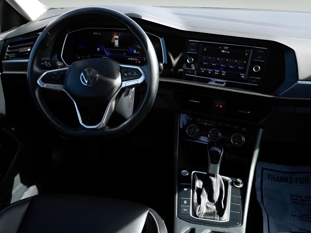 Used 2024 Volkswagen Jetta SE image 23