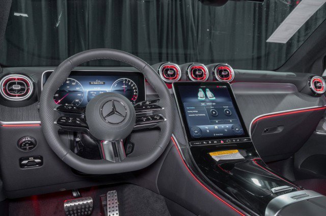 New 2026 Mercedes-Benz GLC 350e 4MATIC image 17