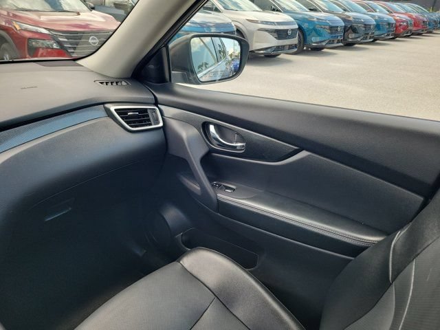 Used 2015 Nissan Rogue SL w/ SL Premium Package AWD/4WD image 15