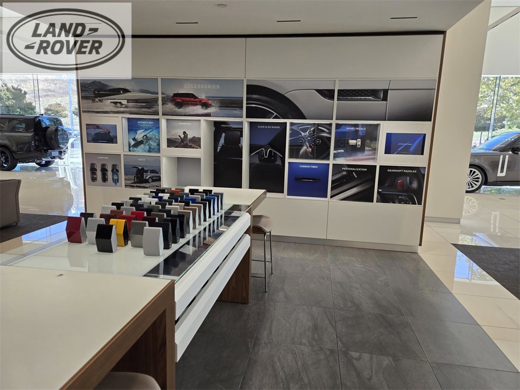 Used 2024 Land Rover Range Rover Sport image 41