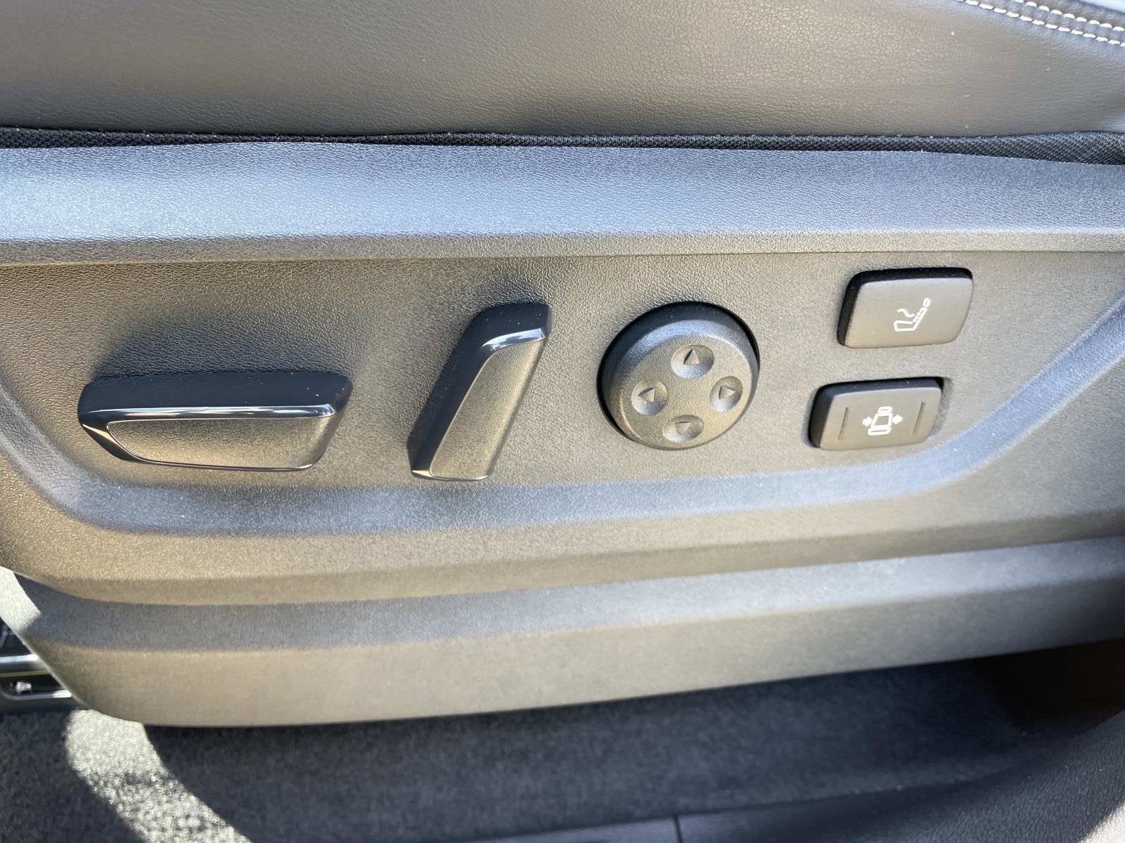 Used 2025 INFINITI QX80 Sensory AWD/4WD image 18