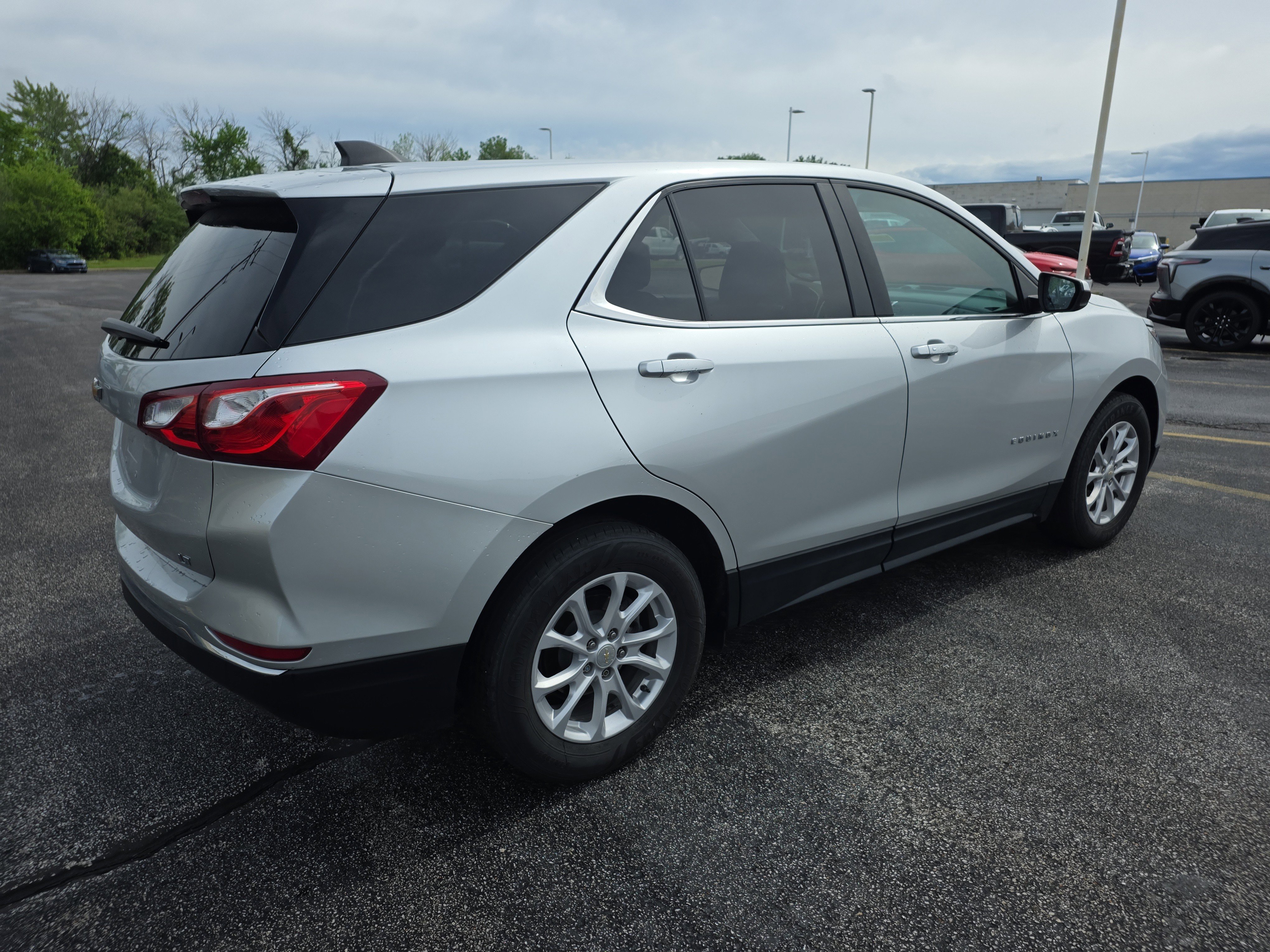 Used 2021 Chevrolet Equinox LT FWD image 3