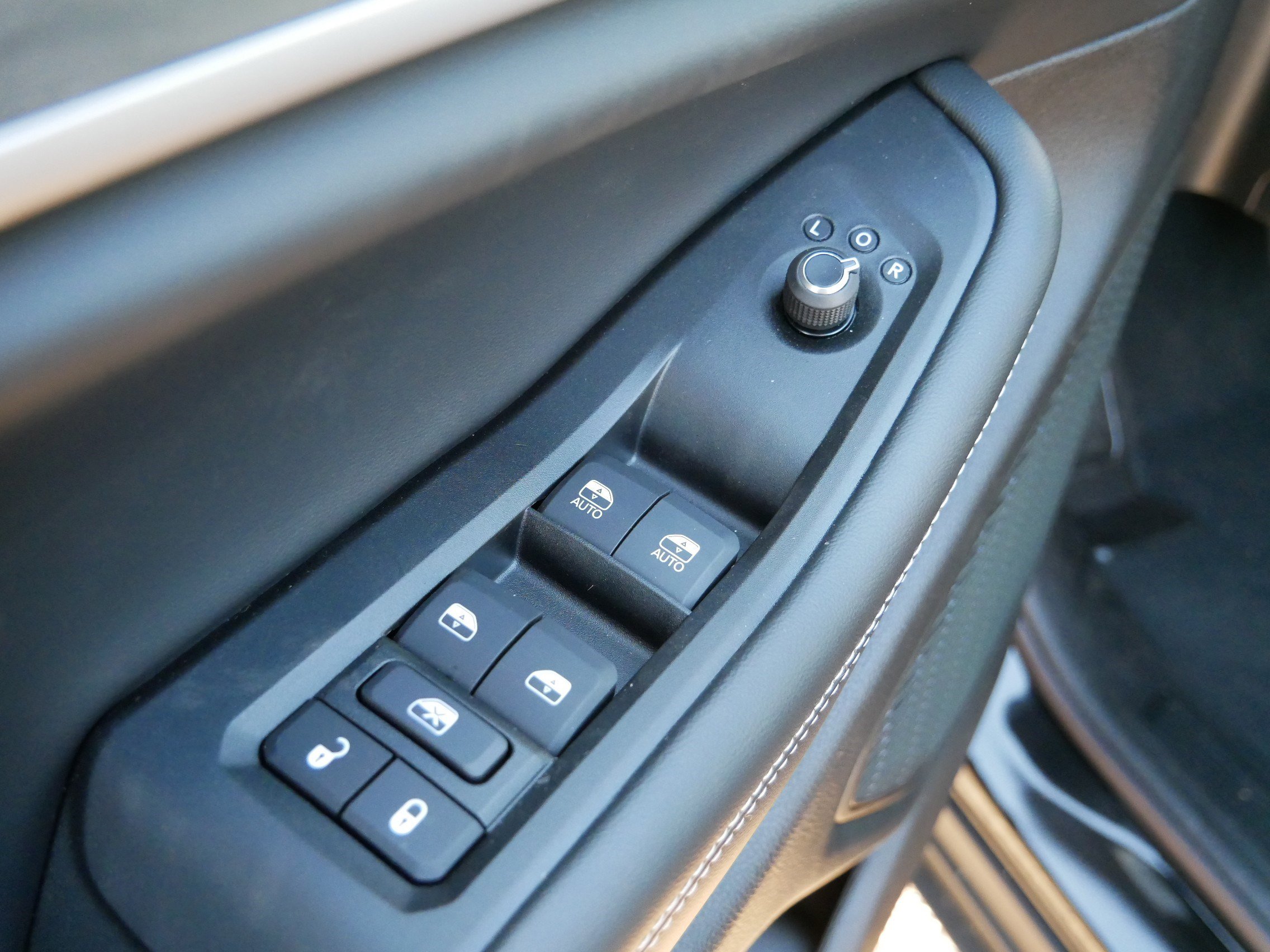 New 2025 Jeep Grand Cherokee Limited w/ Black Appearance Package image 12