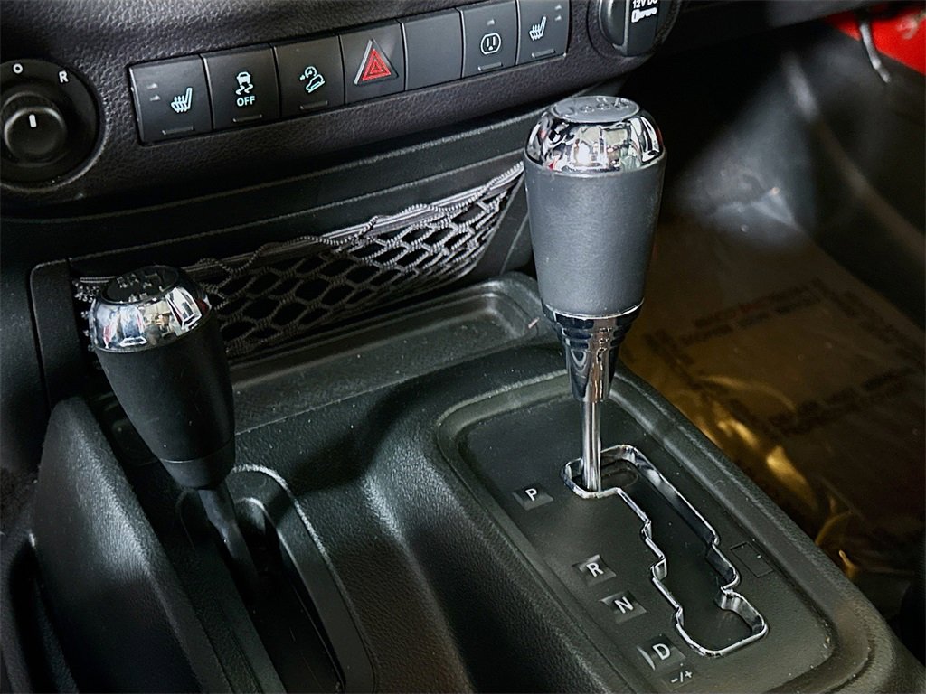 Used 2018 Jeep Wrangler Unlimited Sahara w/ Max Tow Package image 7