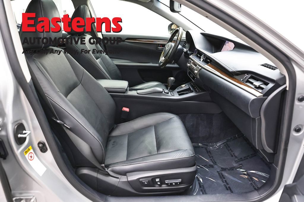 Used 2015 Lexus ES 350 w/ Luxury Package FWD image 26