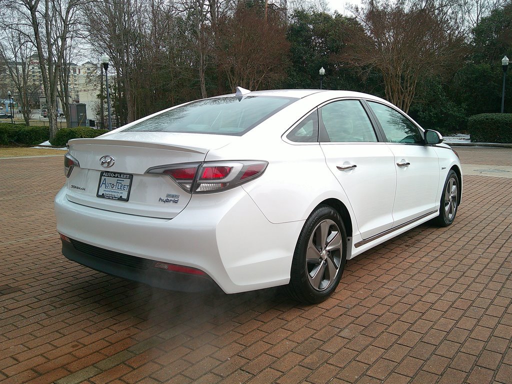 Used 2017 Hyundai Sonata Plug-In Hybrid FWD image 5