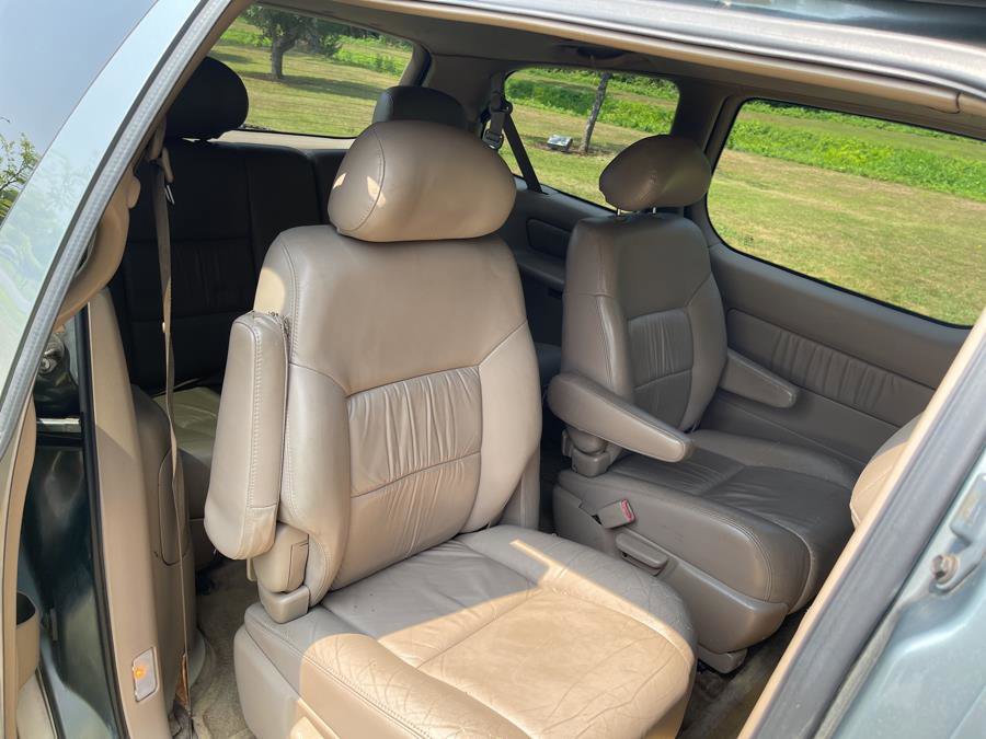 Used 1999 Toyota Sienna LE FWD image 34