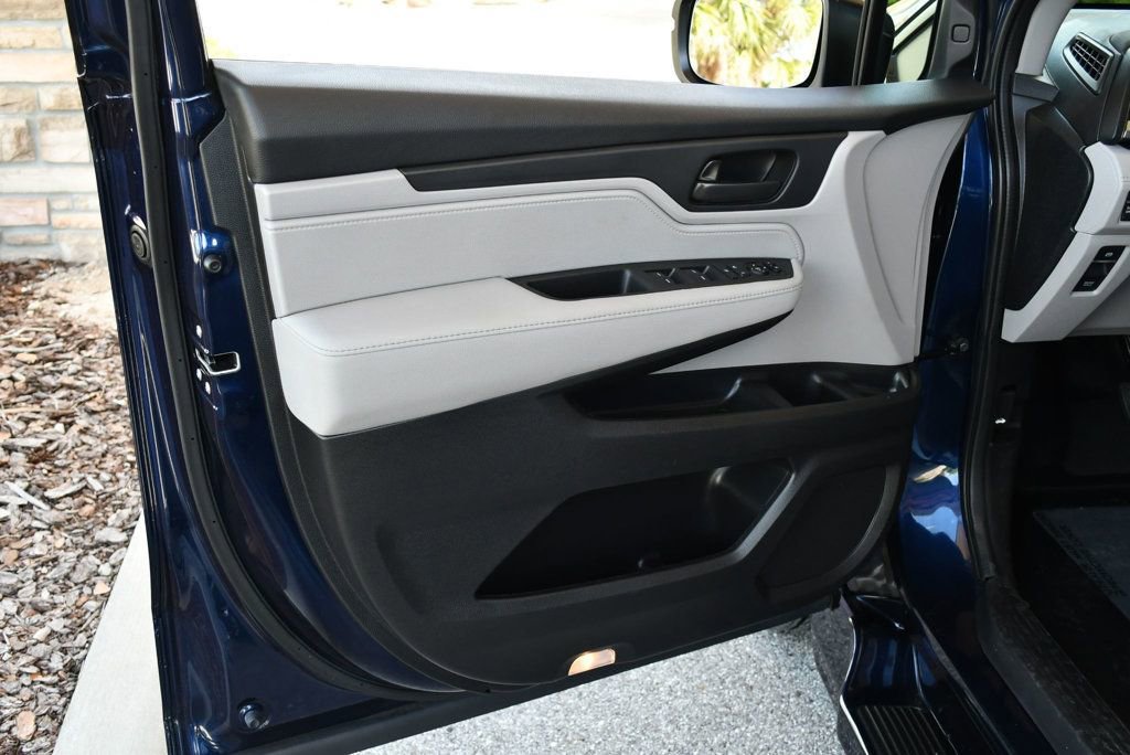 Used 2019 Honda Odyssey EX image 16