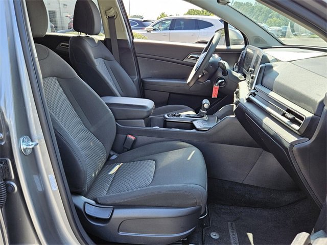 Used 2024 Kia Sportage LX image 16