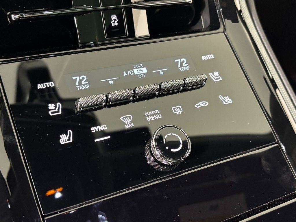 Used 2026 Porsche Panamera 4 image 30