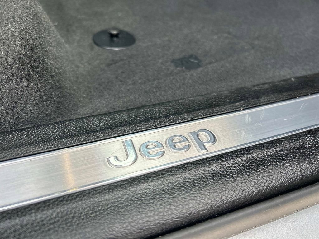 Used 2023 Jeep Grand Cherokee Overland w/ Luxury Tech Group IV image 22