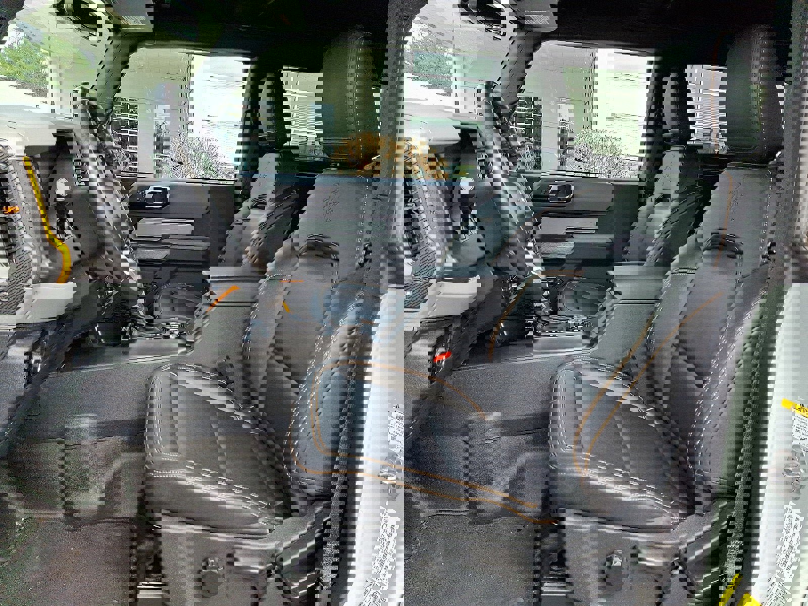 Used 2023 Ford Bronco Badlands image 14