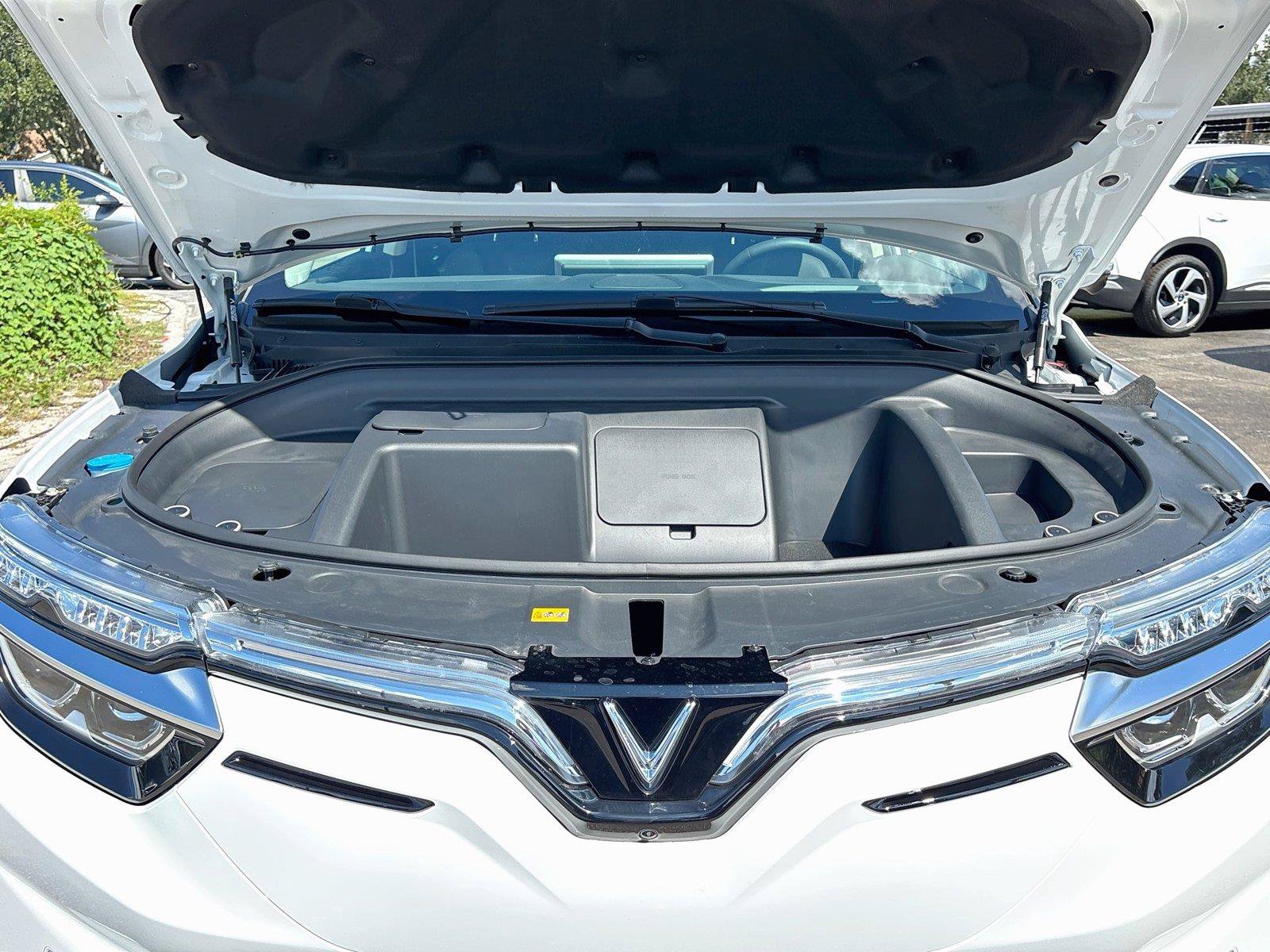 New 2027 VinFast VF 8 Eco AWD/4WD image 29