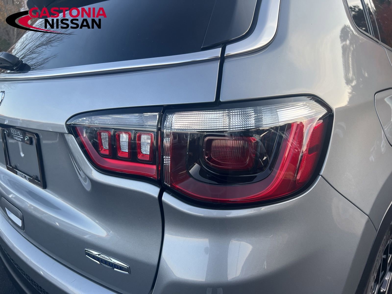 Used 2024 Jeep Compass Latitude image 18