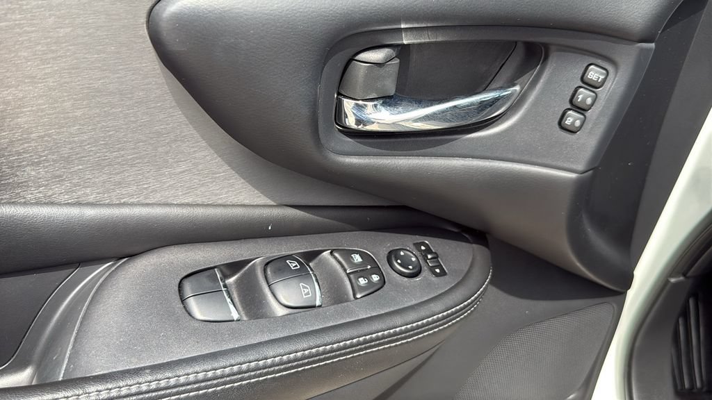 Used 2019 Nissan Murano SL w/ SL Technology Package FWD image 21