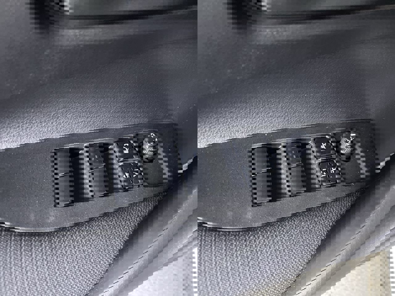 Used 2022 Toyota Corolla LE image 11