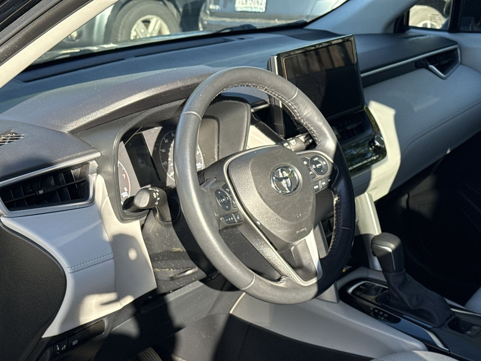 Used 2023 Toyota Corolla Cross LE AWD/4WD image 21