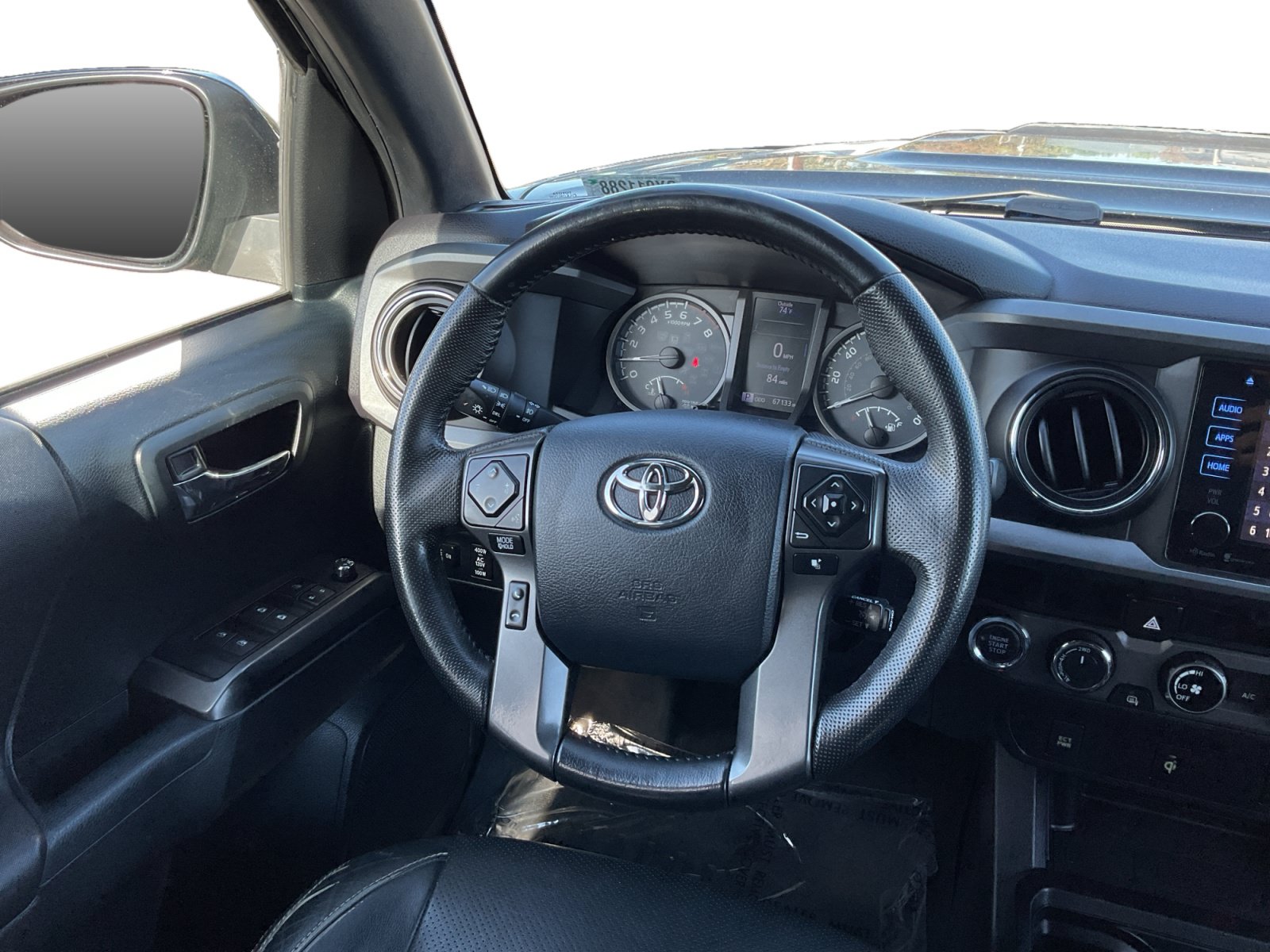 Used 2016 Toyota Tacoma TRD Sport AWD/4WD image 11