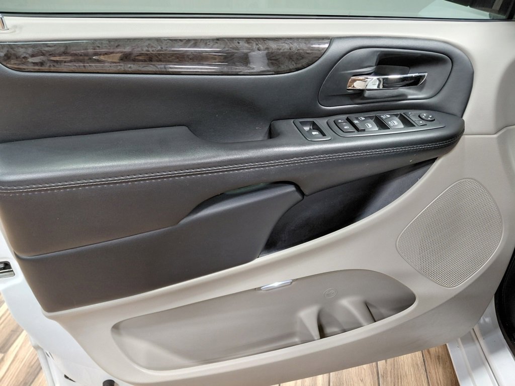 Certified 2020 Dodge Grand Caravan SE w/ UConnect Hands-Free Group image 32