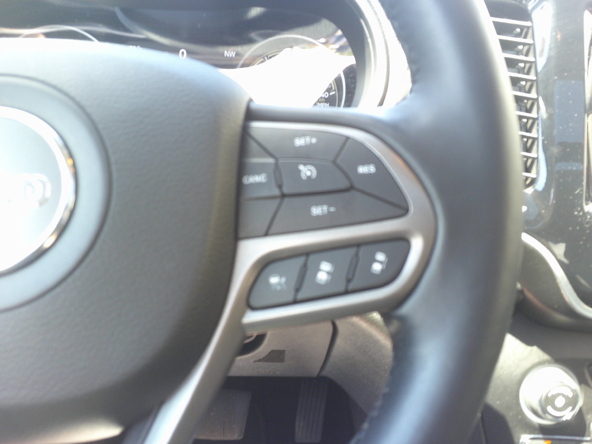 Used 2021 Jeep Cherokee Limited AWD/4WD image 24
