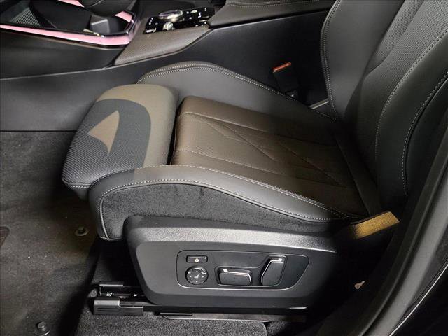 Used 2025 BMW X3 xDrive30i image 4