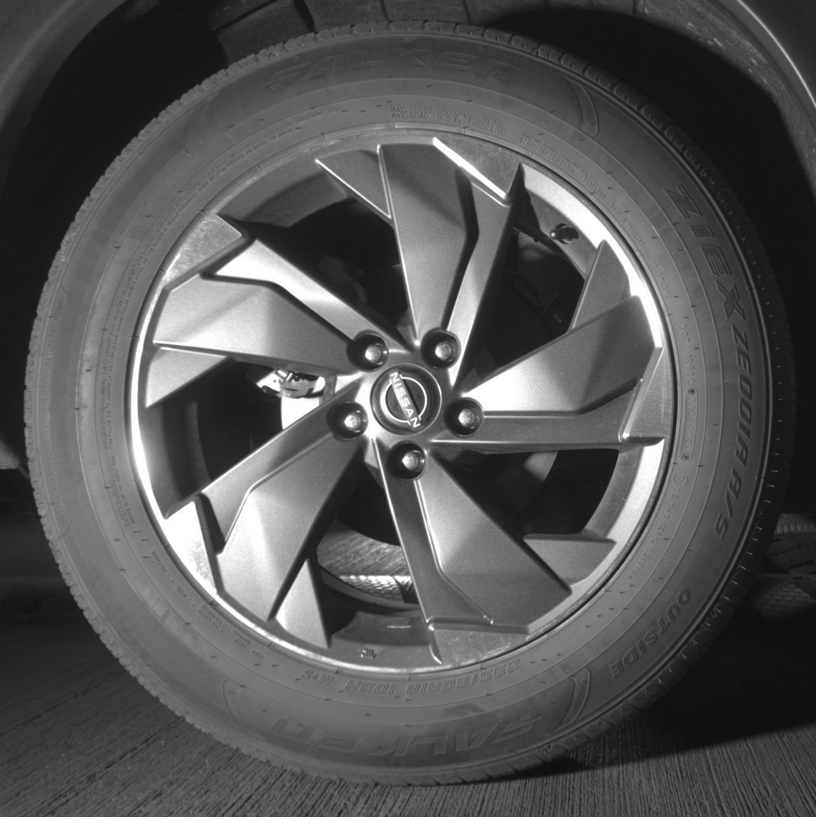 Used 2025 Nissan Rogue SV FWD image 18