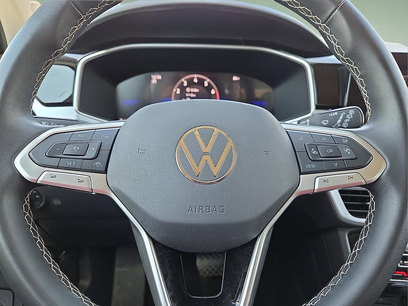 Used 2025 Volkswagen Taos SE image 24