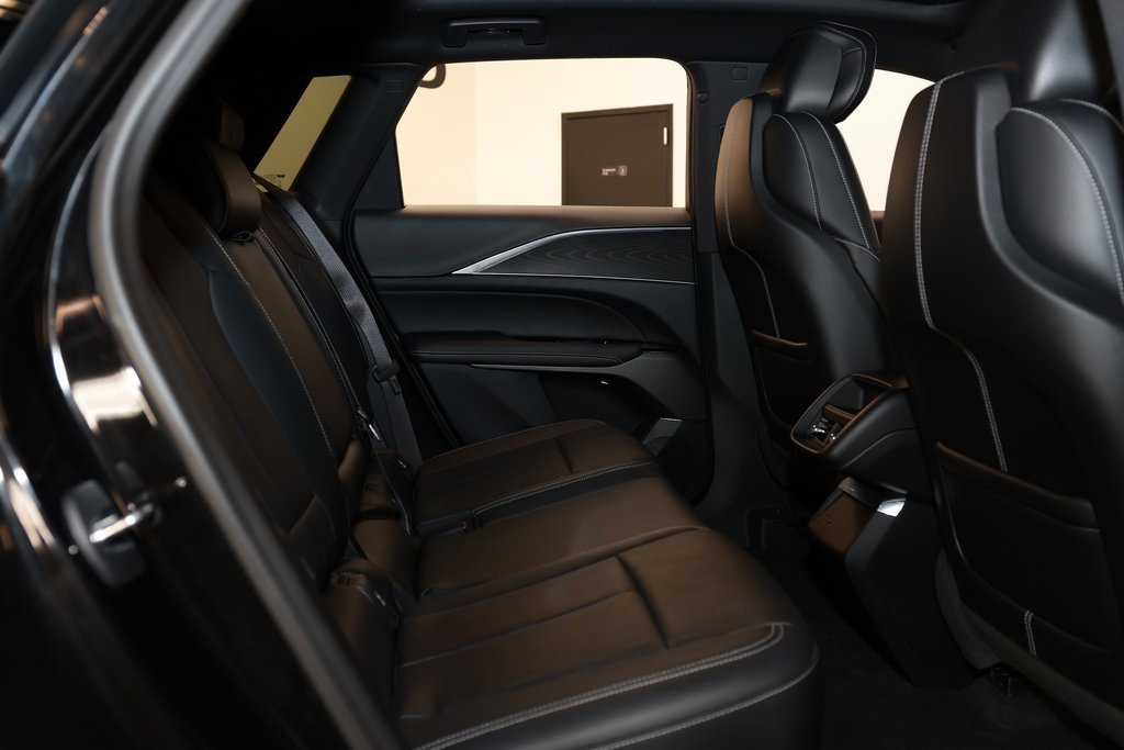 Used 2024 Cadillac Lyriq Sport image 14