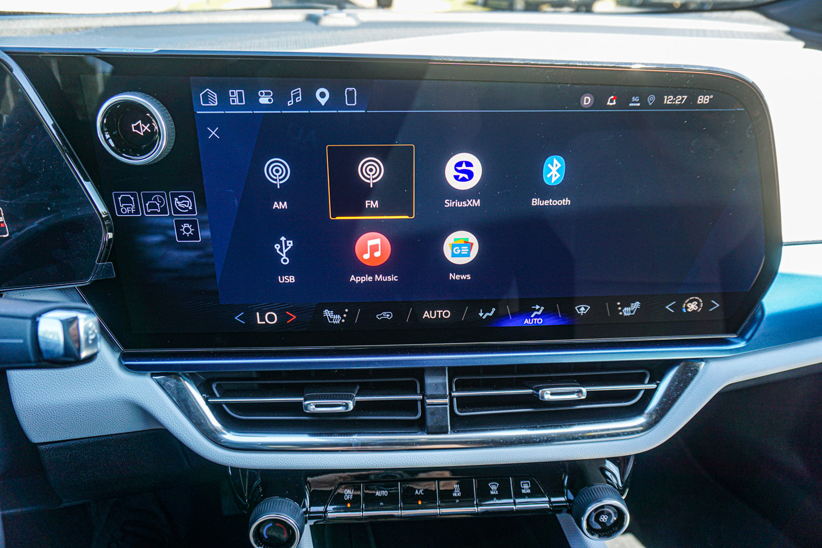 New 2026 Chevrolet Equinox EV LT FWD image 33