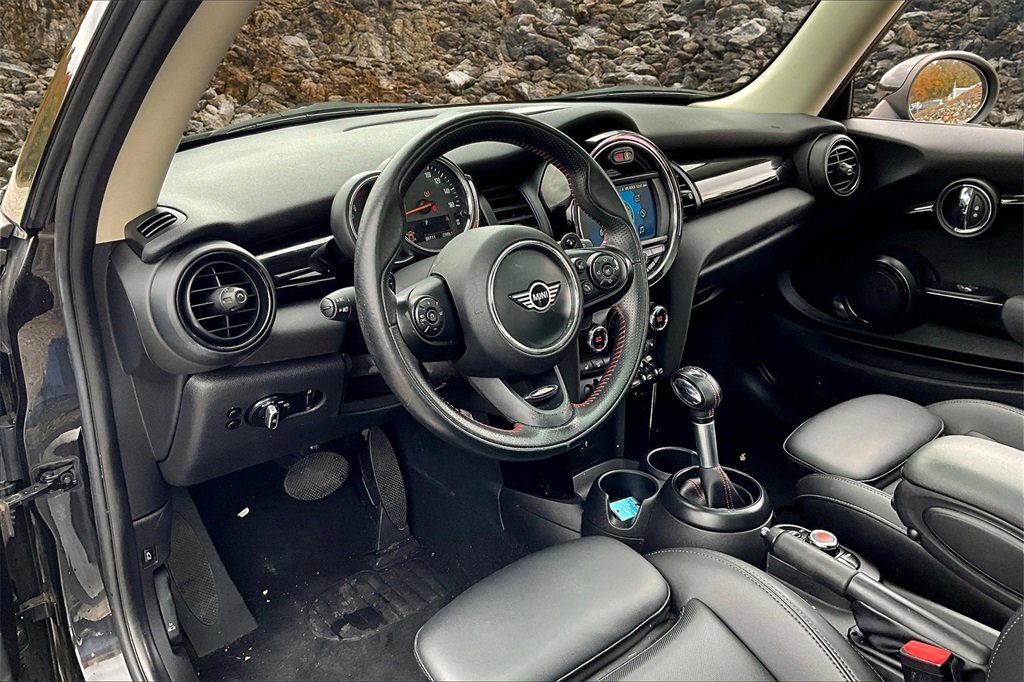 Used 2019 MINI Cooper S image 9