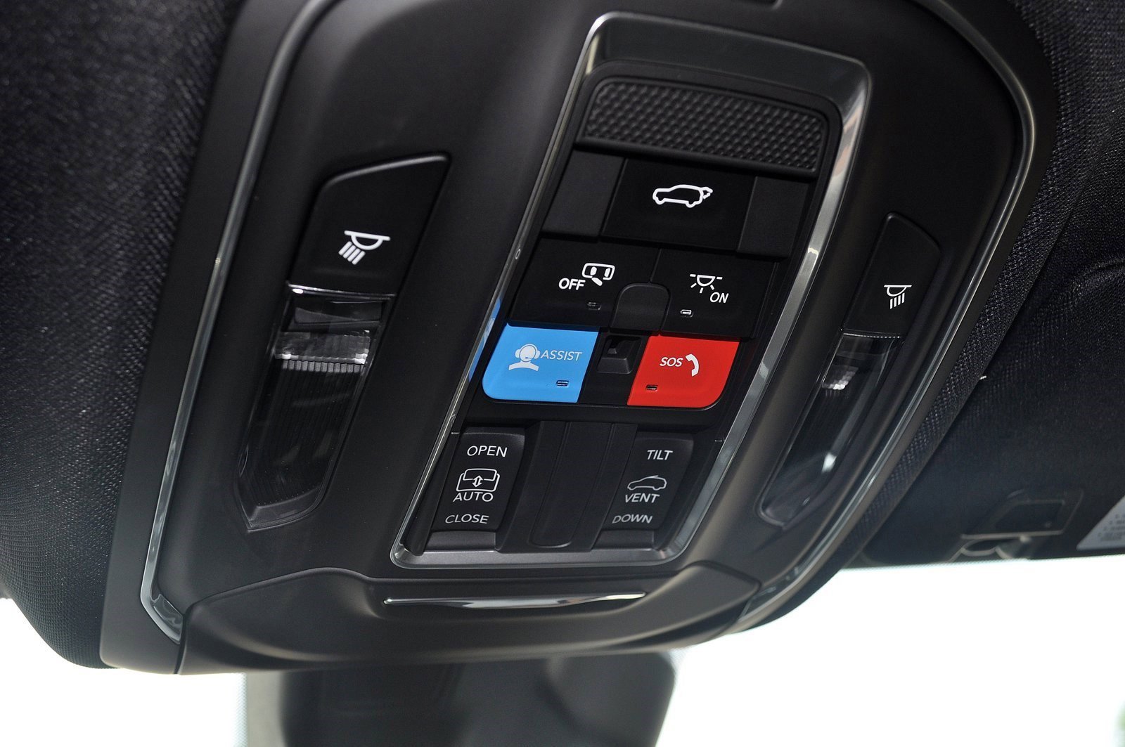 Used 2023 Jeep Grand Cherokee Altitude image 23