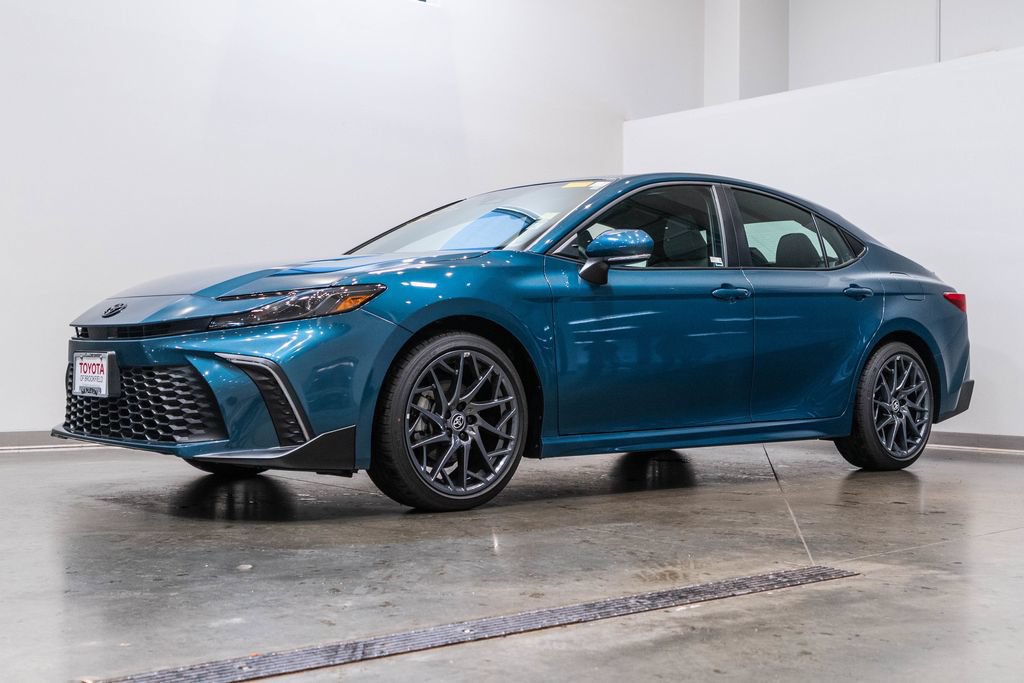Used 2026 Toyota Camry SE w/ Convenience Package FWD image 3