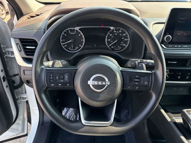 Used 2023 Nissan Rogue S AWD/4WD image 23