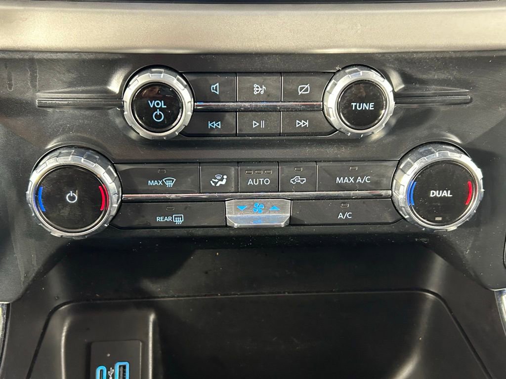 Used 2022 Ford F150 Lightning XLT image 22