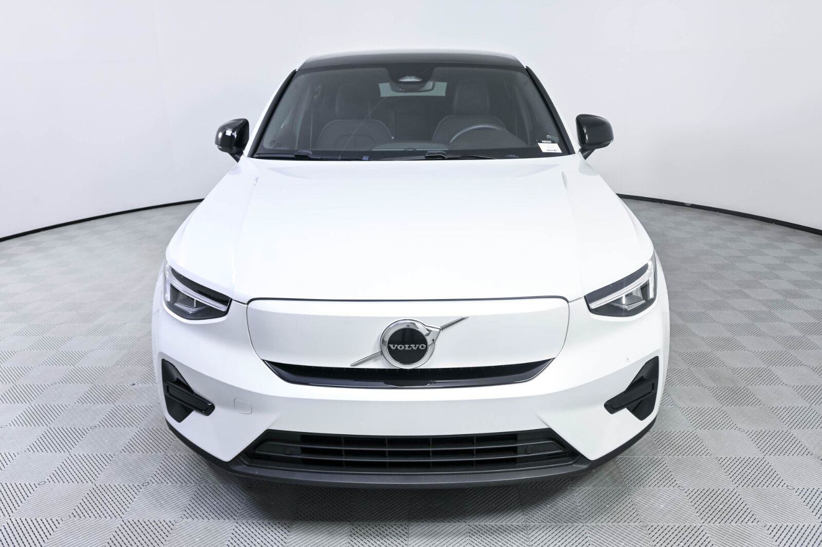 Certified 2024 Volvo C40 Recharge Core w/ Climate Package AWD/4WD image 34