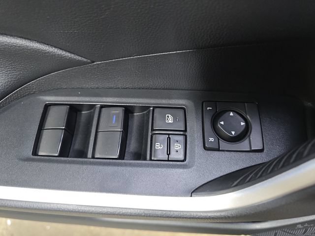 Used 2021 Toyota RAV4 XLE w/ Convenience Package AWD/4WD image 30