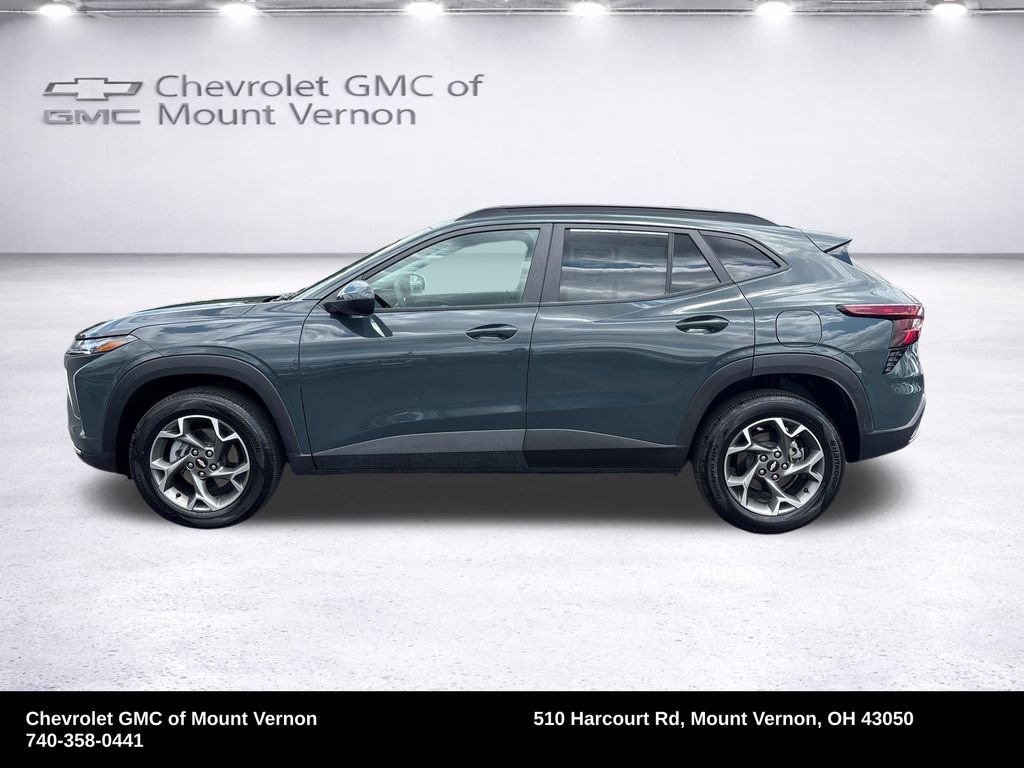 Used 2026 Chevrolet Trax LT FWD image 2