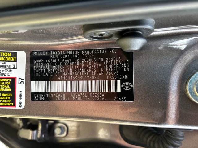 Used 2024 Toyota Camry SE image 31