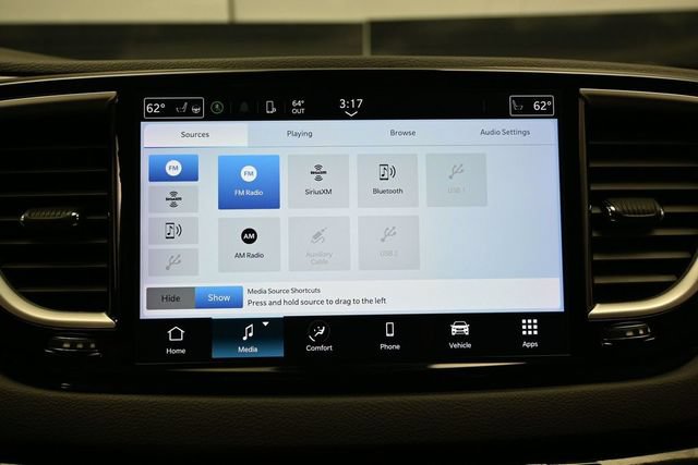 Certified 2024 Chrysler Pacifica Touring-L FWD image 35