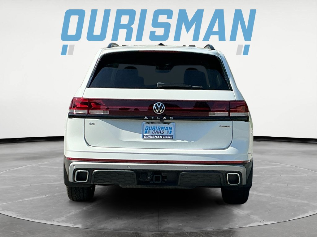 Used 2025 Volkswagen Atlas Peak Edition SE AWD/4WD image 6