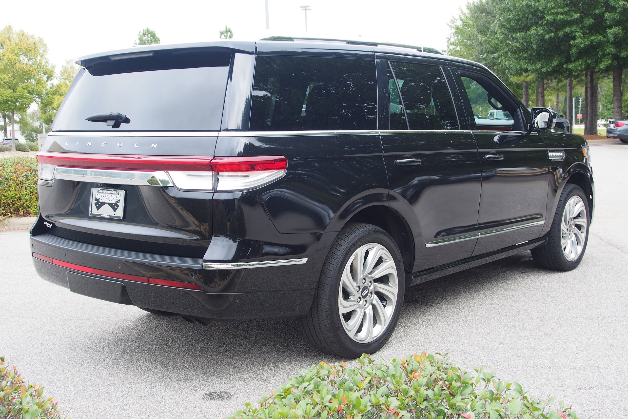 Used 2024 Lincoln Navigator Premiere image 8